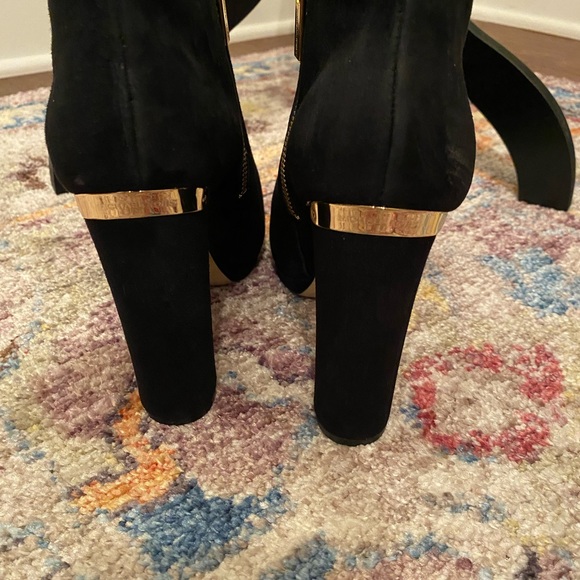 Micheal Kors booties - Picture 6 of 6